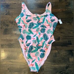 Old Navy Twist Back Cutout Back One PC Swimsuit 4X